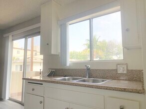 1642 Barry Ave in Los Angeles, CA - Building Photo - Building Photo