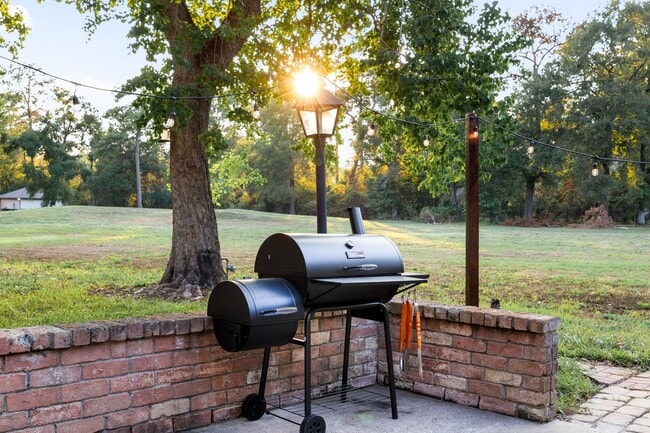 property at 522 River Plantation Dr