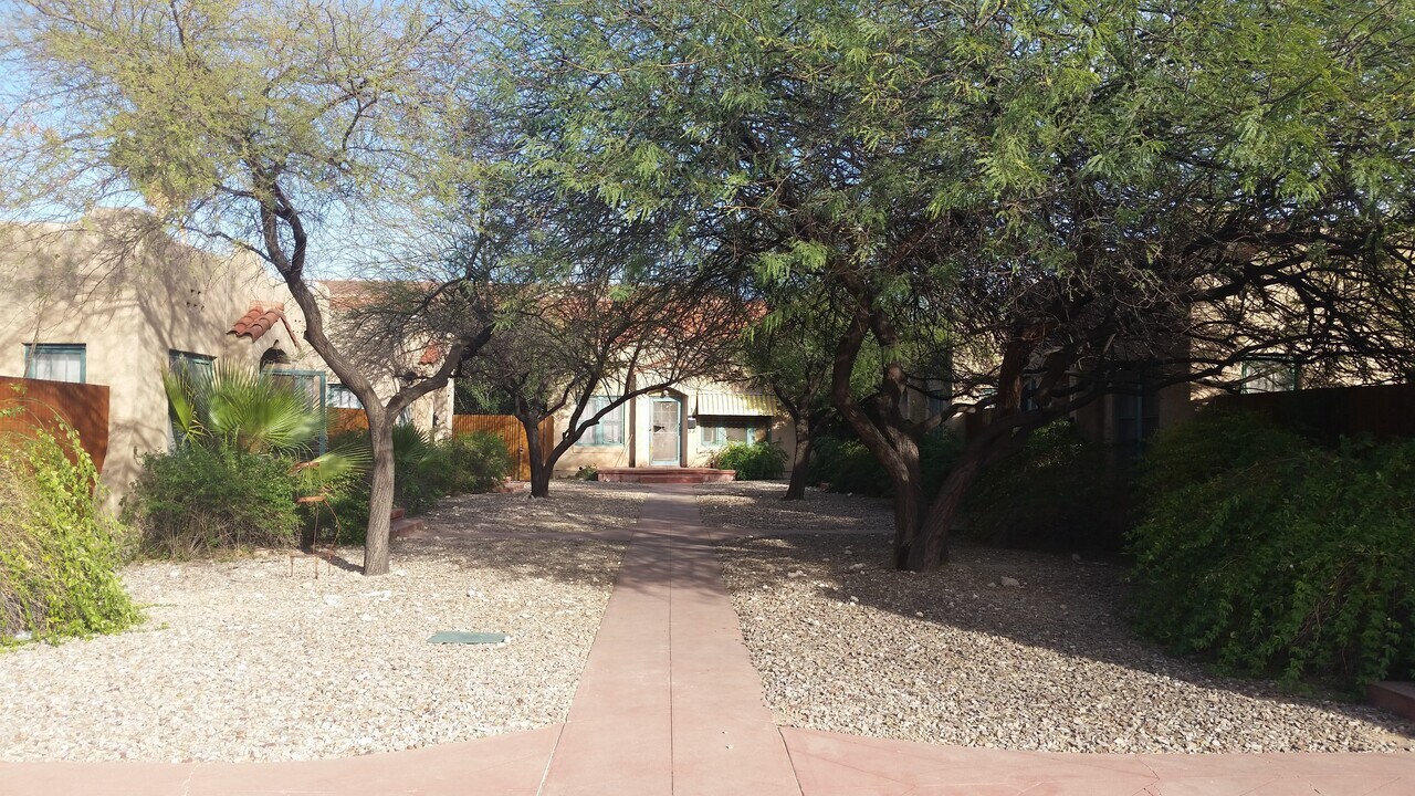 1128 N Tyndall Ave in Tucson, AZ - Building Photo