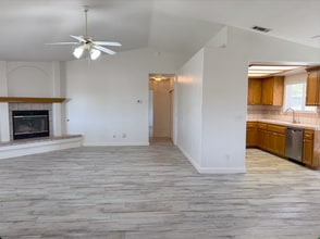 16425 Chippewa Rd in Apple Valley, CA - Foto de edificio - Building Photo