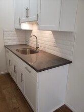 1909 Beachwood Dr in Los Angeles, CA - Building Photo - Building Photo