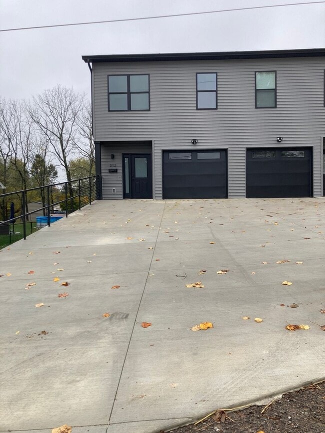 312 Lincoln St in Vine Grove, KY - Building Photo - Building Photo