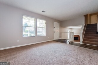 5620 Regency Forest Ct in Stonecrest, GA - Building Photo - Building Photo