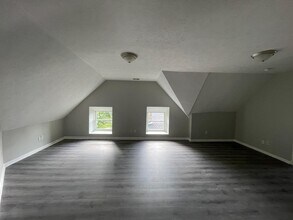 1816 W Jefferson St, Unit 3 in Louisville, KY - Foto de edificio - Building Photo
