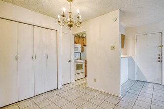 7621 McCallum Blvd in Dallas, TX - Building Photo - Building Photo