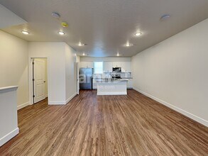 6051 W Copperhawk Dr in South Jordan, UT - Building Photo - Building Photo