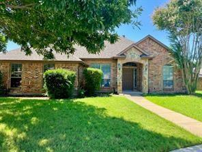 6916 Danele Ct in Richland Hills, TX - Building Photo