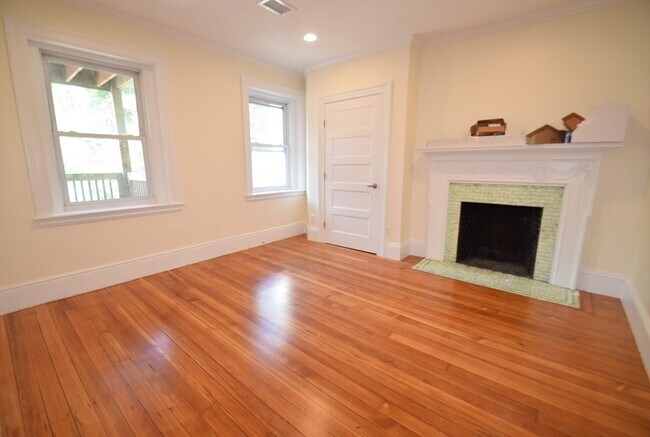 1616 Beacon St in Brookline, MA - Building Photo - Building Photo