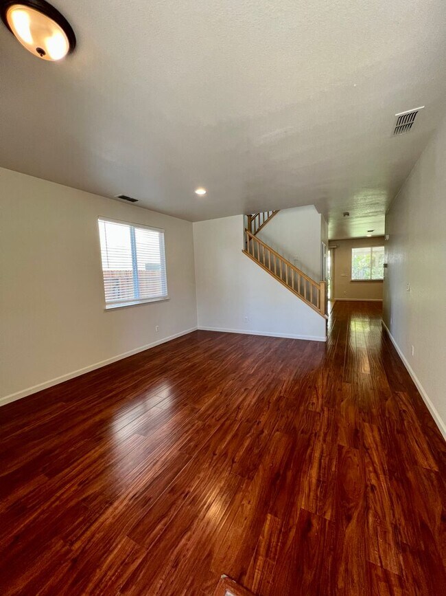 2335 Playa Way in Gold River, CA - Building Photo - Building Photo