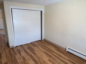 106 Granite St in Biddeford, ME - Building Photo - Building Photo