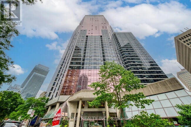 property at 1001-1001 Bay St.