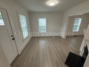 1607 Thurmond St in Winston-Salem, NC - Foto de edificio - Building Photo