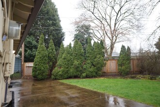 13990 SW Derby St in Beaverton, OR - Building Photo - Building Photo
