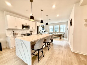 806 S Grable Cir in Orange, CA - Building Photo - Building Photo