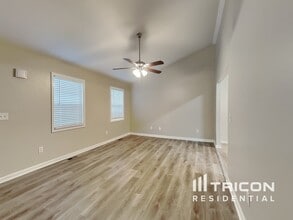 210 Kennedy Dr in Carrollton, GA - Building Photo - Building Photo