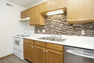 Meadowcreek Apartments in Cedar Springs, MI - Building Photo