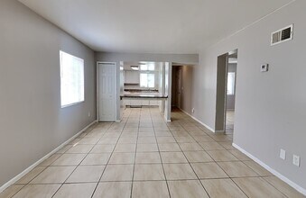 2549 S Oak Ave in Sanford, FL - Building Photo - Building Photo