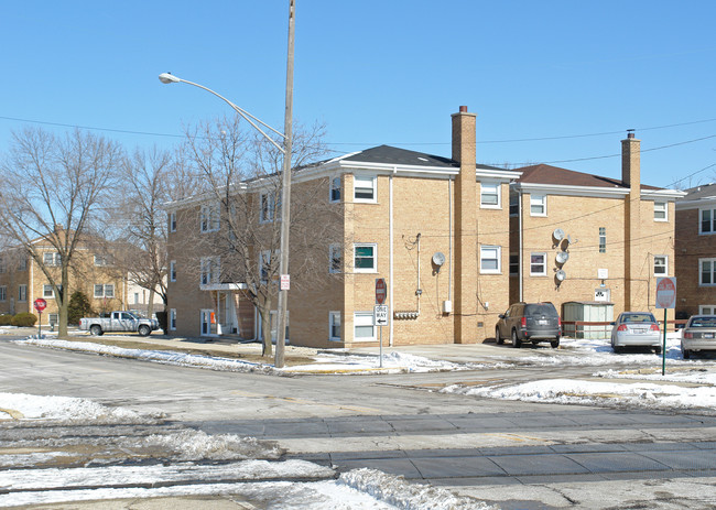 9647 Pacific Ave in Franklin Park, IL - Foto de edificio - Building Photo