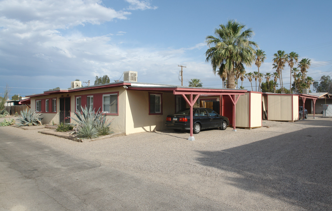 2552-2554 E Silver St in Tucson, AZ - Building Photo