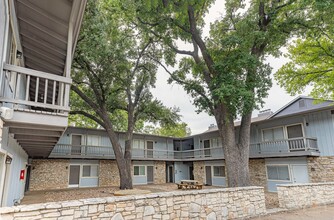 Rio Grande Square Apartments in Austin, TX - Foto de edificio - Building Photo