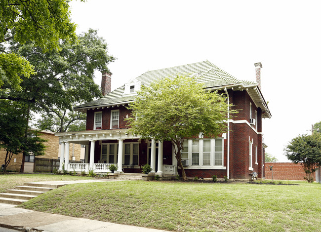 Granville Apartments in Memphis, TN - Building Photo - Building Photo