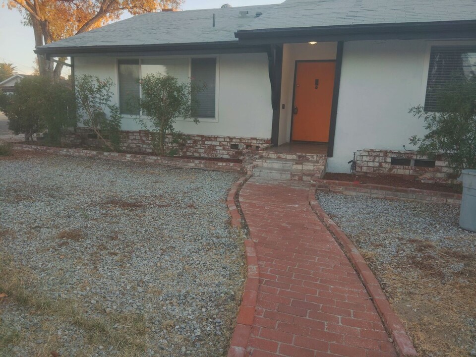 375 Mayberry Ave in Hemet, CA - Building Photo