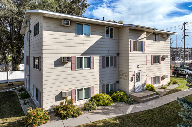 Willow Apartments in St. Cloud, MN - Building Photo - Building Photo