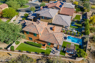 9768 E S Bend Dr in Scottsdale, AZ - Foto de edificio - Building Photo