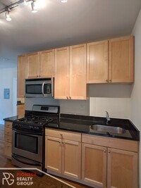 3818 N Sheffield Ave, Unit 2W in Chicago, IL - Building Photo - Building Photo