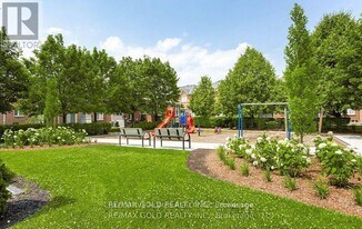 2665 Thomas St in Mississauga, ON - Building Photo