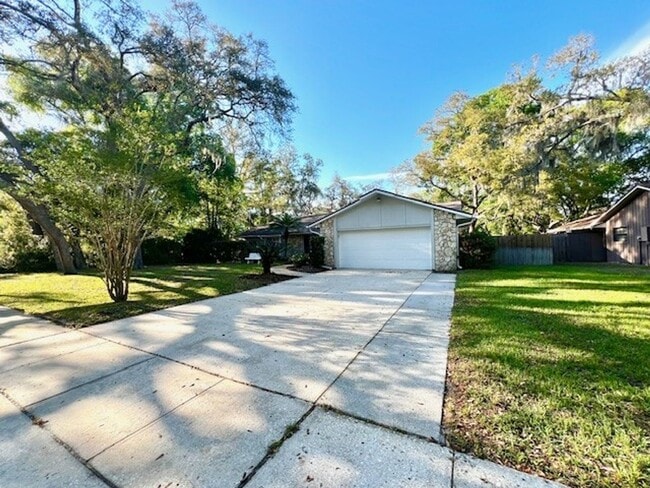 property at 320 Columbus Cir