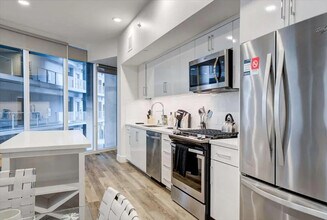 100 Park Blvd in San Diego, CA - Building Photo - Building Photo