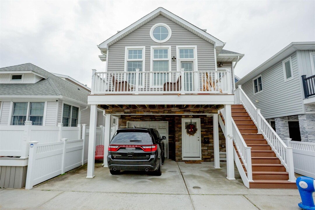 69 Alabama St in Long Beach, NY - Foto de edificio