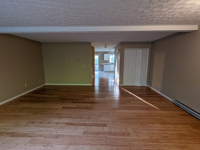 8838 Stone Way NW in North Canton, OH - Foto de edificio - Building Photo