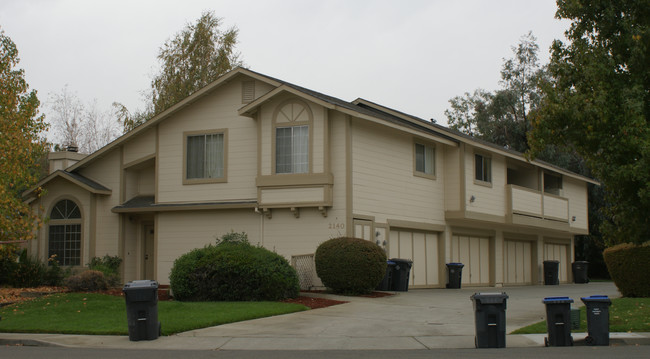 2140 Woolner Ave in Fairfield, CA - Building Photo - Building Photo