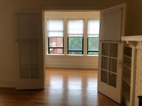 1126 W Pratt Blvd in Chicago, IL - Building Photo - Building Photo