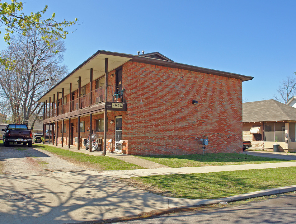 2628 E 8th St in Tulsa, OK - Foto de edificio