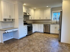 5255 Halifax Dr in San Jose, CA - Foto de edificio - Building Photo