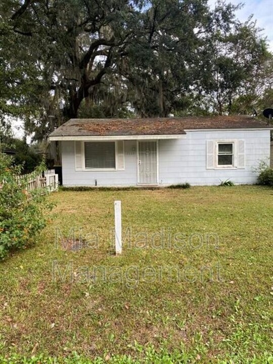 5628 Emory Dr in Savannah, GA - Building Photo