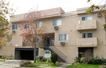 FUL1 in North Hollywood, CA - Foto de edificio - Building Photo