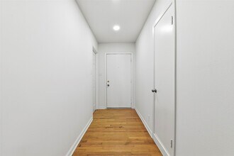 7138 Mobud Dr in Houston, TX - Building Photo - Building Photo