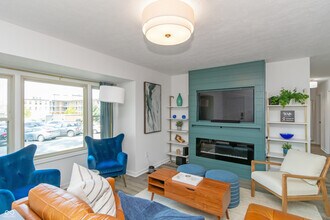 110 1st St SE in Carmel, IN - Building Photo - Building Photo