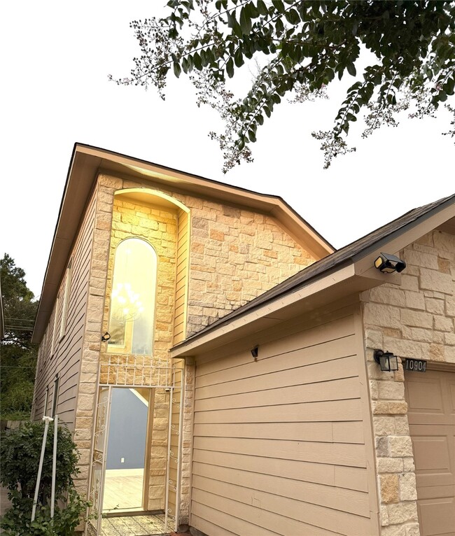 property at 10904 Panther Ct