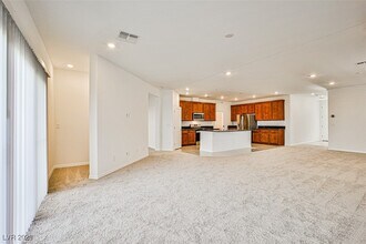 7412 Legacy Pt St in Las Vegas, NV - Building Photo - Building Photo