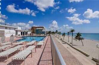 3111 N Ocean Dr, Unit 1509 in Hollywood, FL - Building Photo - Building Photo