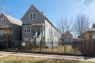 3707 W McLean Ave in Chicago, IL - Building Photo