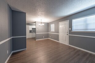 705 Santa Rosa Dr, Unit 14