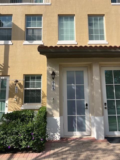968 SW 147th Ave in Pembroke Pines, FL - Building Photo