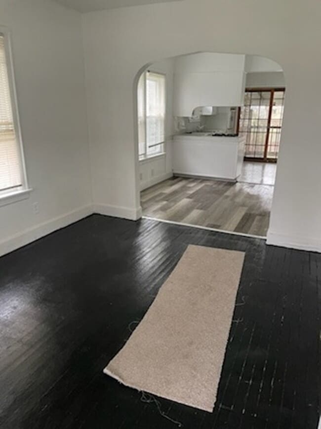 property at 1733 Kansas Ave