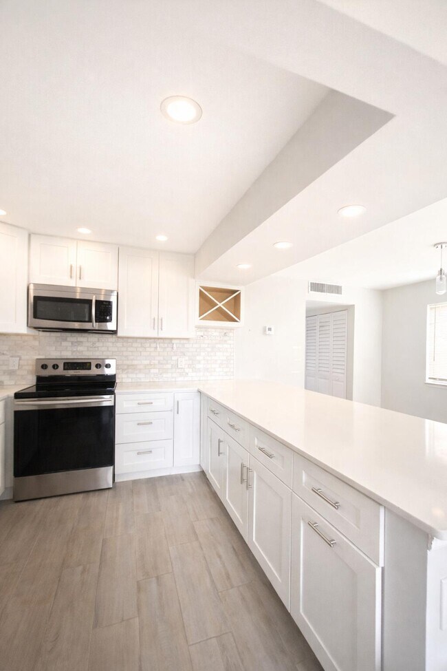 299 Tuscany F in Delray Beach, FL - Building Photo - Building Photo